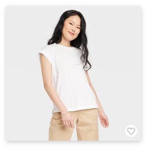 NWT Women's Extended Shoulder T-Shirt